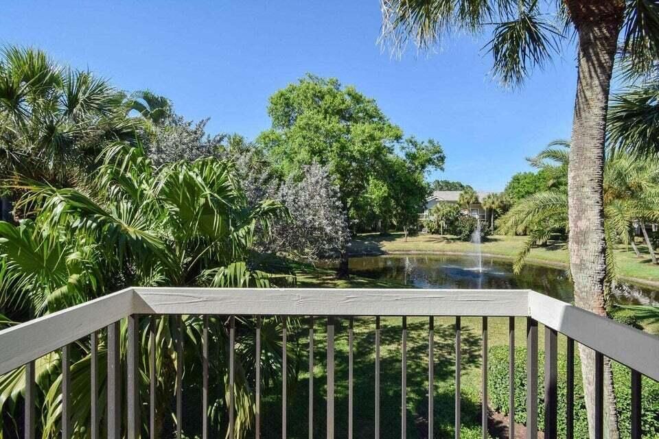 balcony studio 3