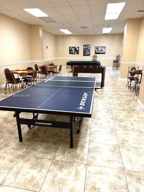 For Sale: $349,500 (1 beds, 2 baths, 912 Square Feet)