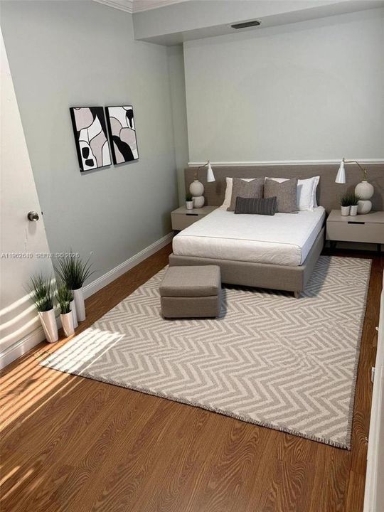 For Sale: $215,000 (2 beds, 1 baths, 693 Square Feet)