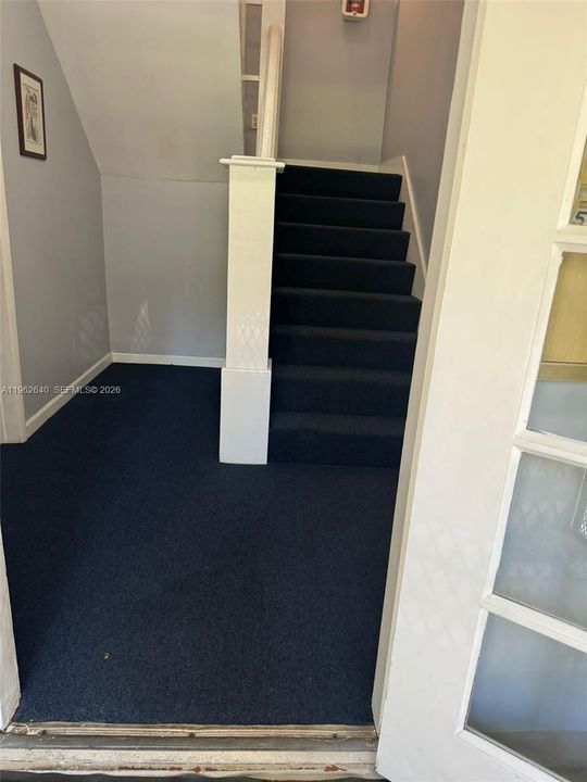 For Sale: $215,000 (2 beds, 1 baths, 693 Square Feet)