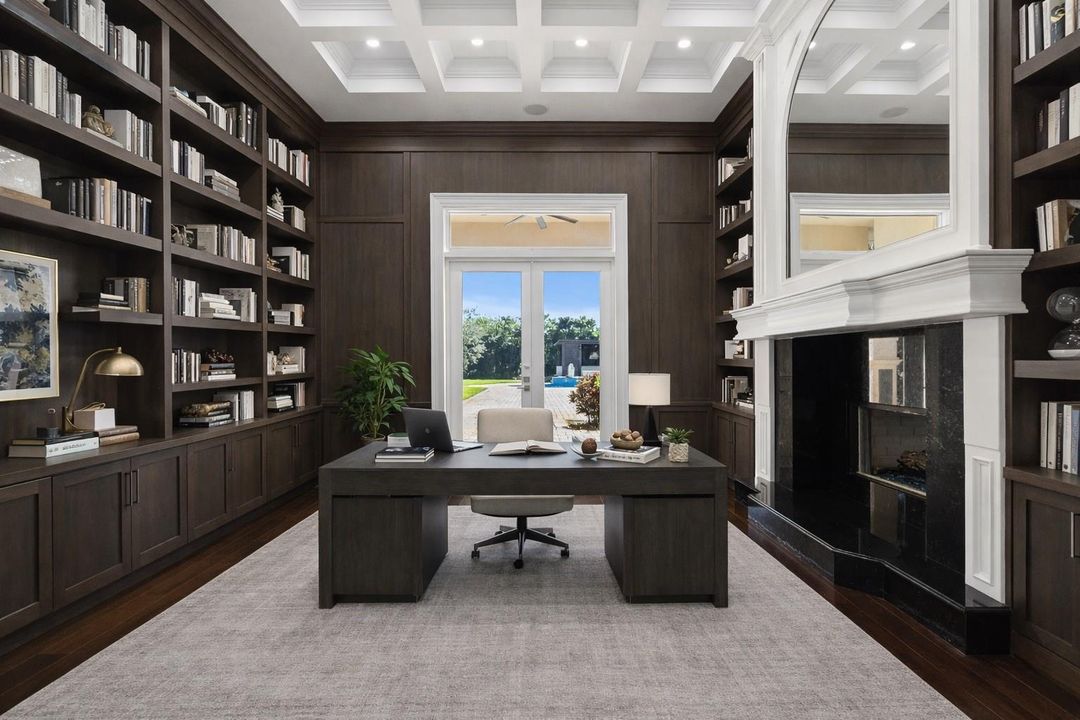 VIRTUAL STAGED OFFICE