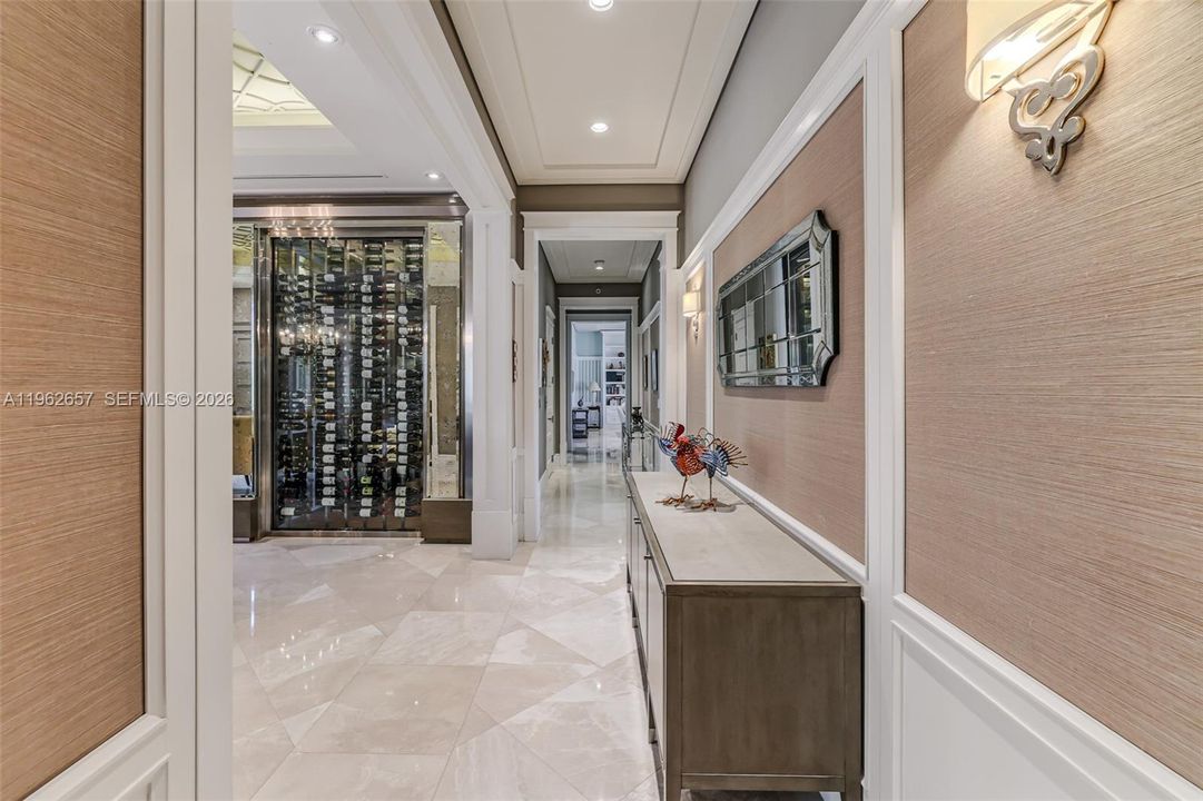 Недавно продано: $18,950,000 (7 спален, 7 ванн, 7623 Квадратных фут)
