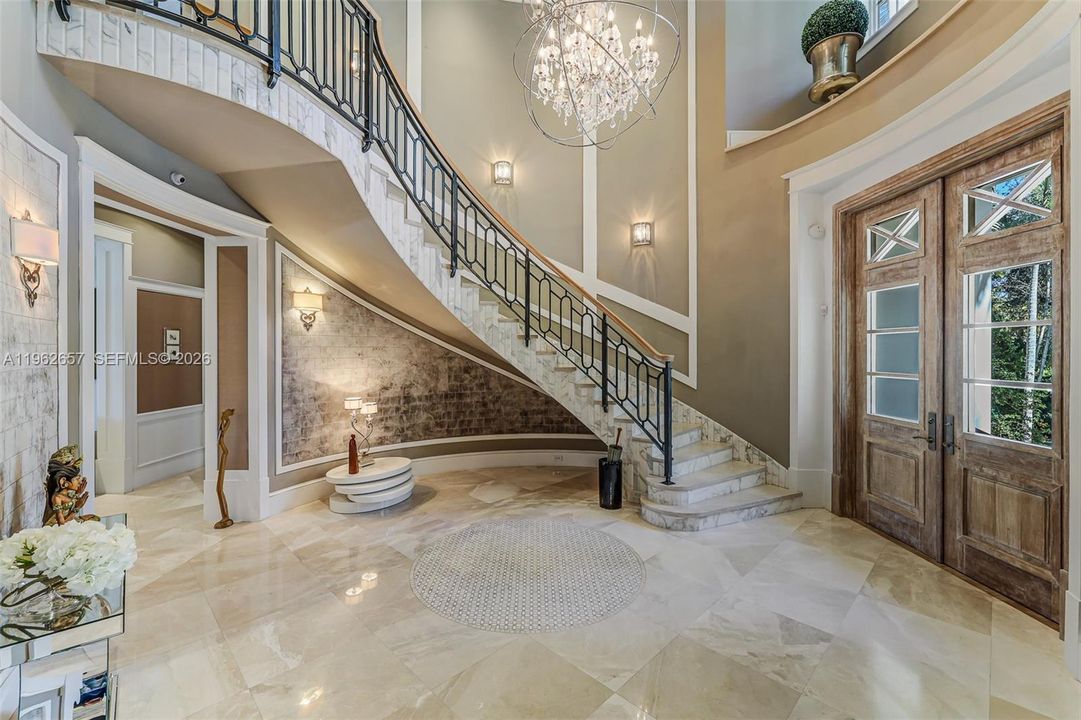 Недавно продано: $18,950,000 (7 спален, 7 ванн, 7623 Квадратных фут)