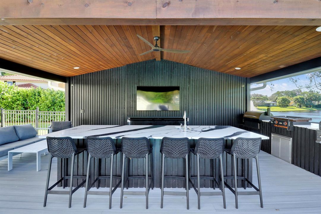 Outdoor Kitchen