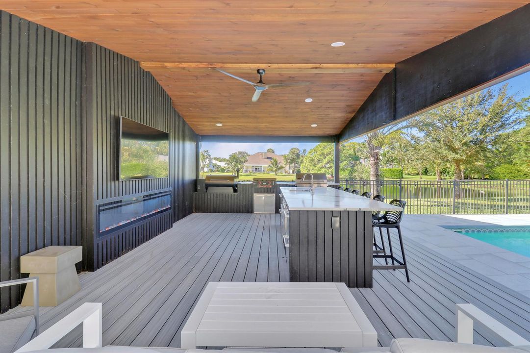 Outdoor Kitchen