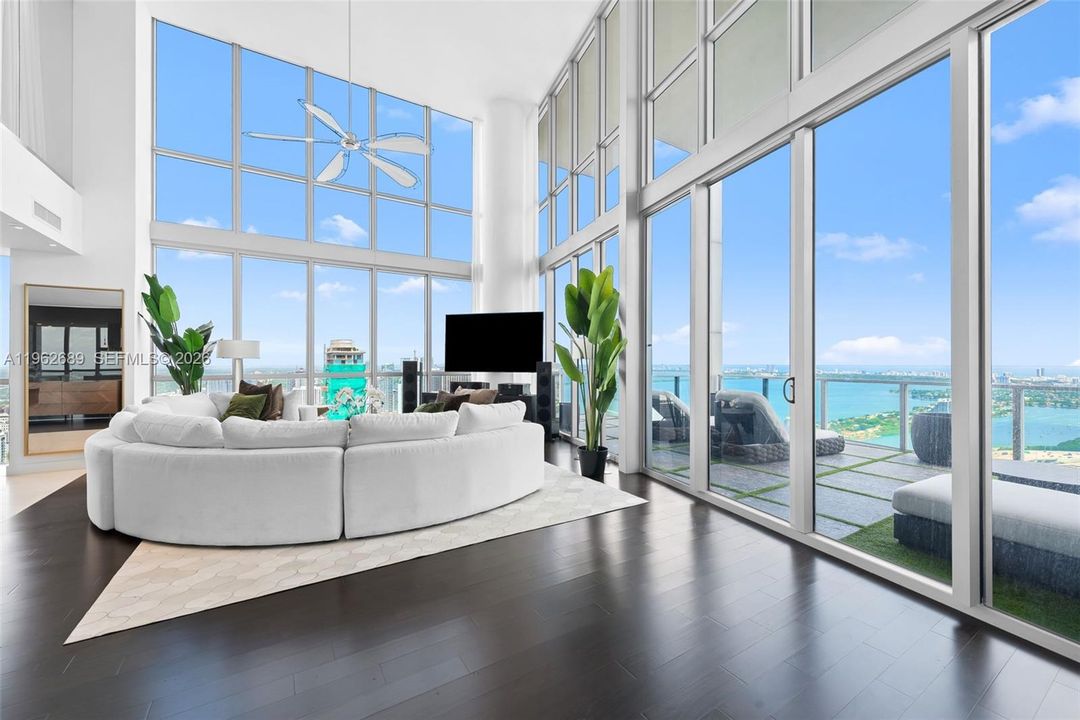 For Sale: $4,500,000 (4 beds, 4 baths, 3800 Square Feet)
