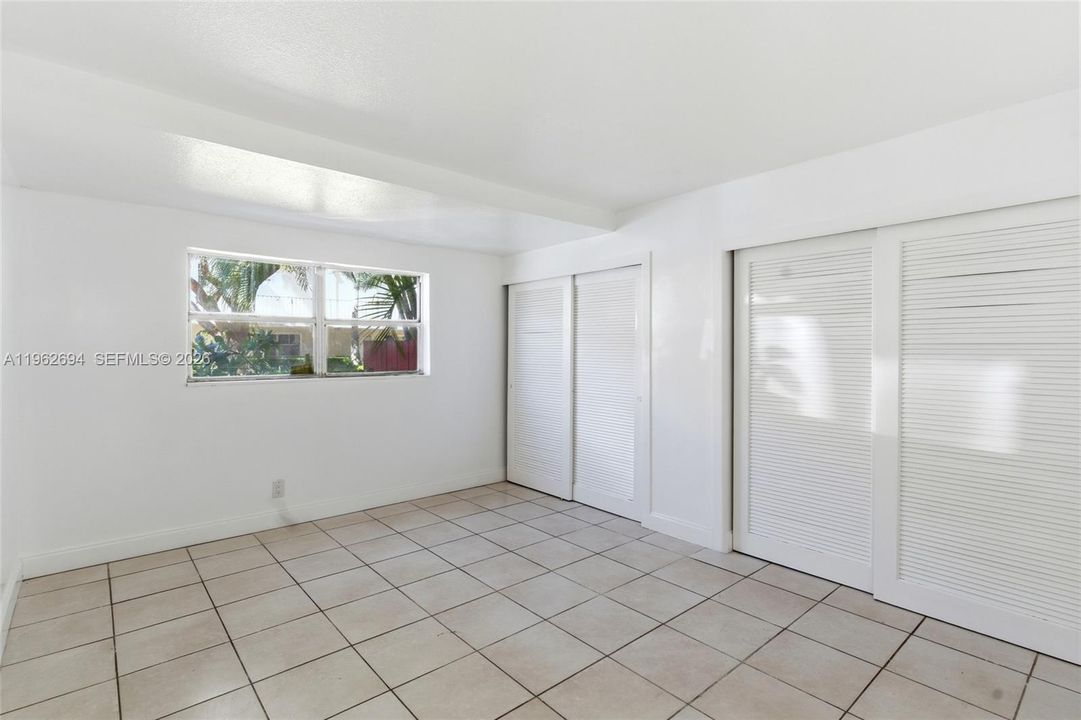 Activo con contrato: $215,000 (1 camas, 1 baños, 700 Pies cuadrados)