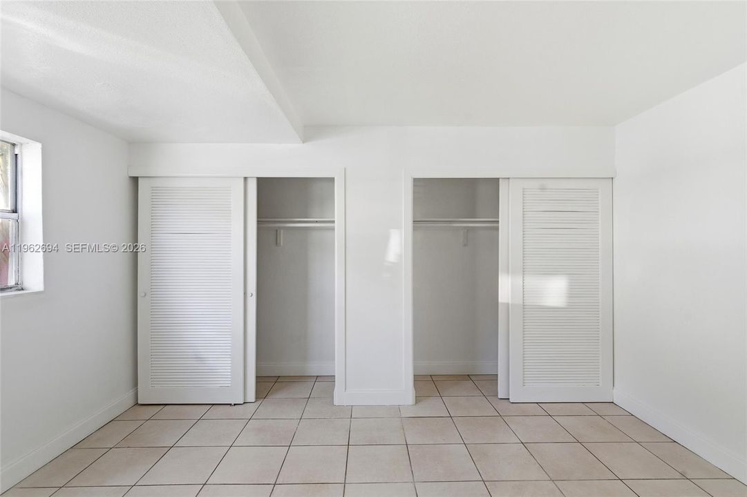 Activo con contrato: $215,000 (1 camas, 1 baños, 700 Pies cuadrados)