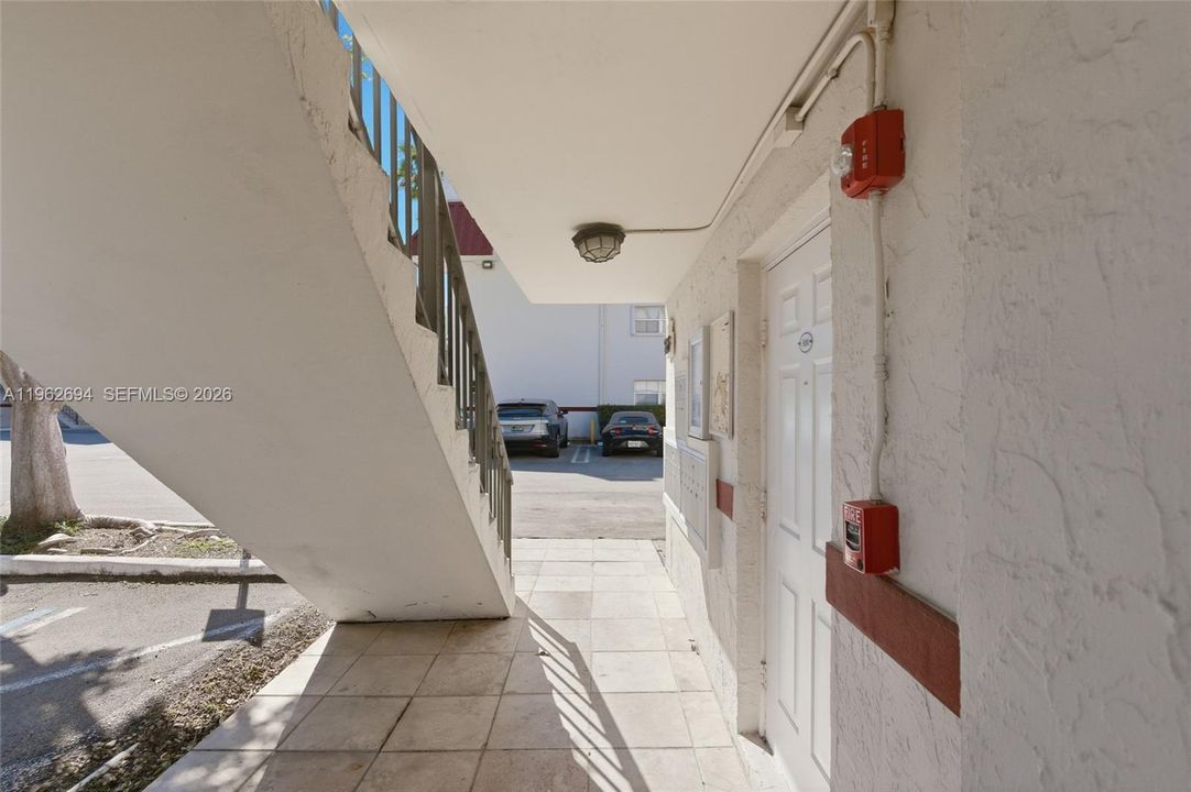 Activo con contrato: $215,000 (1 camas, 1 baños, 700 Pies cuadrados)