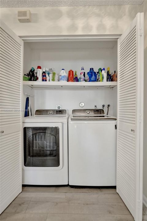 En Venta: $395,000 (2 camas, 2 baños, 1429 Pies cuadrados)