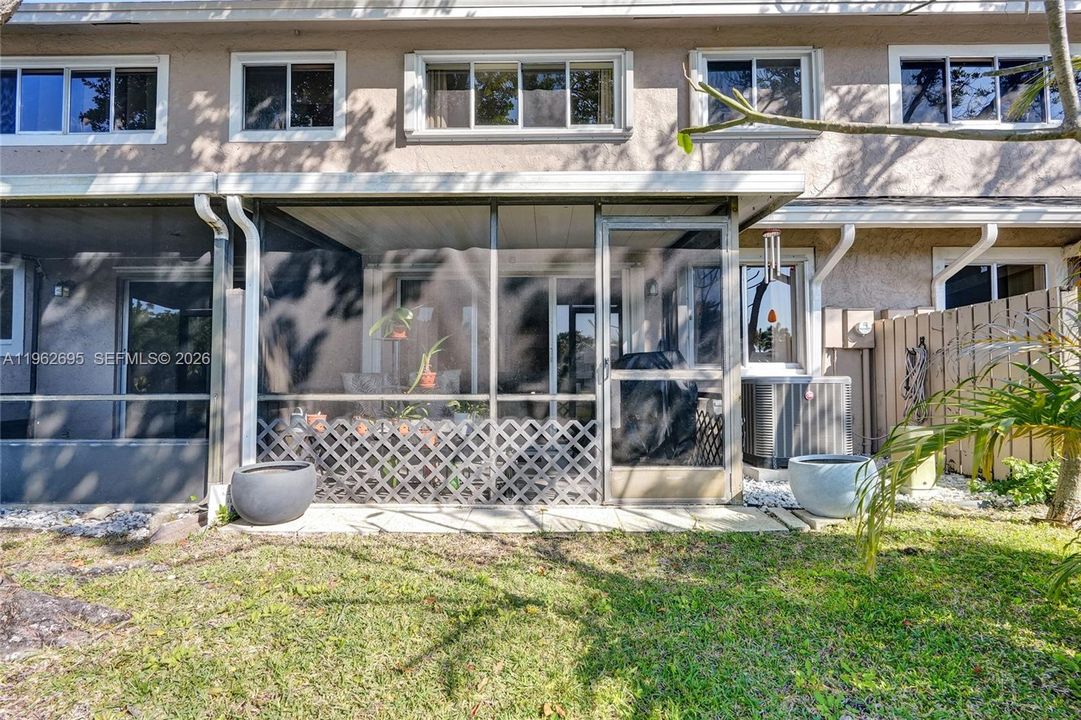 En Venta: $395,000 (2 camas, 2 baños, 1429 Pies cuadrados)
