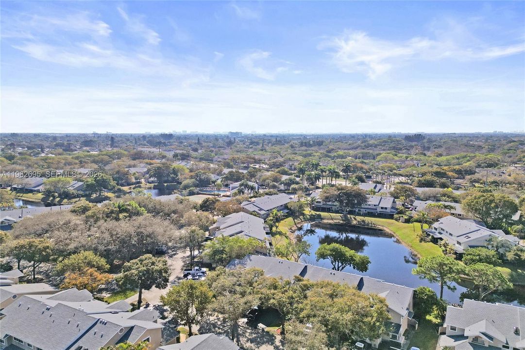 En Venta: $395,000 (2 camas, 2 baños, 1429 Pies cuadrados)