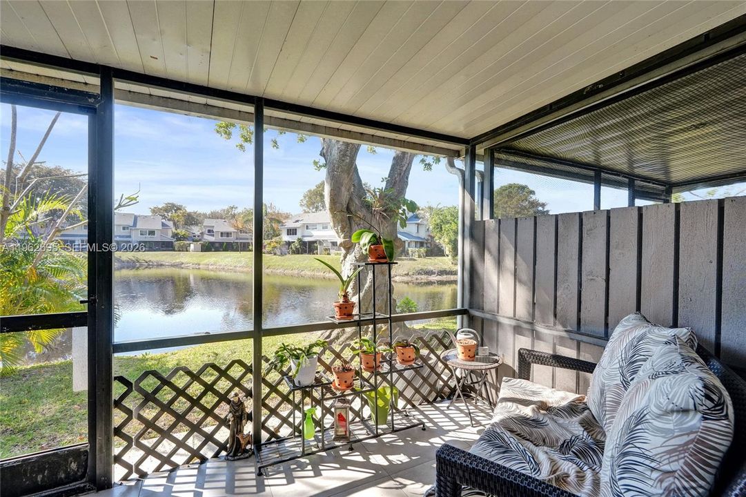 En Venta: $395,000 (2 camas, 2 baños, 1429 Pies cuadrados)