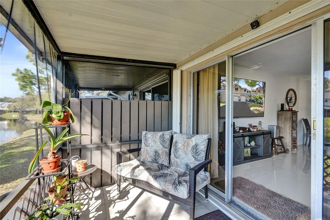 En Venta: $395,000 (2 camas, 2 baños, 1429 Pies cuadrados)
