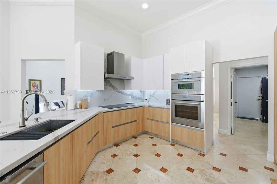 Active With Contract: $1,500,000 (4 beds, 3 baths, 3037 Square Feet)