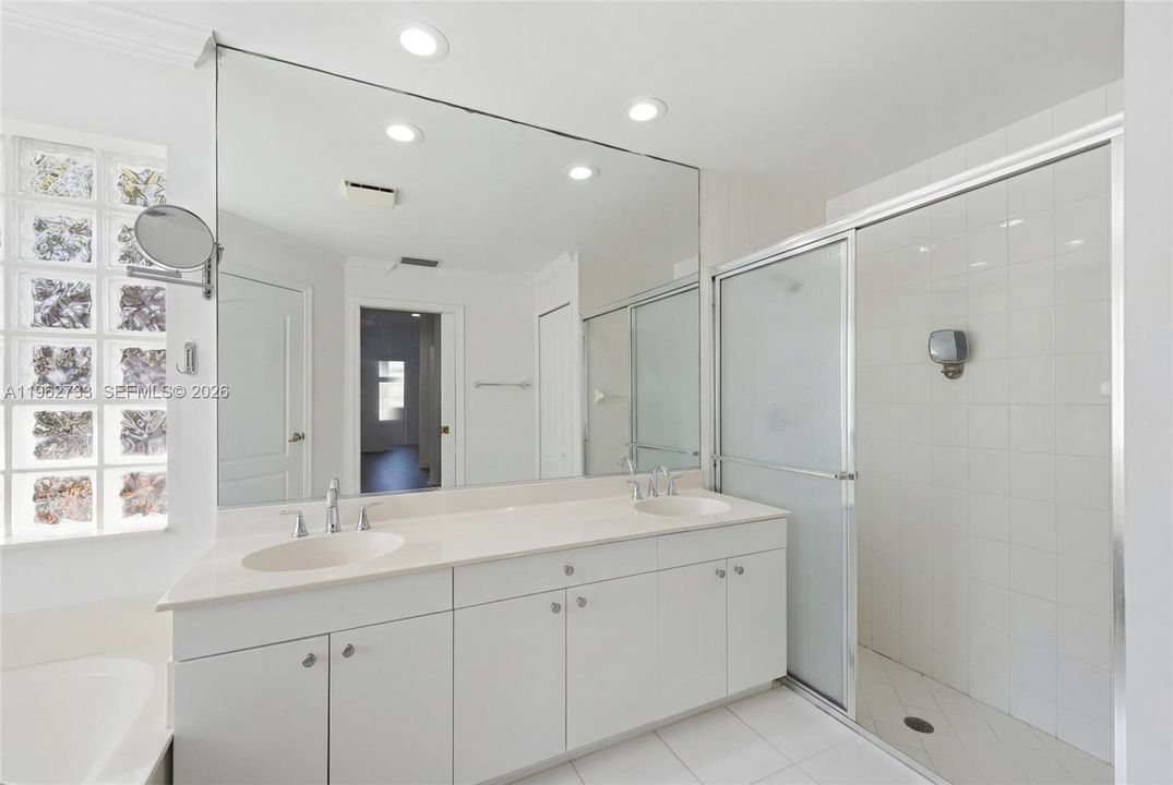 Active With Contract: $1,500,000 (4 beds, 3 baths, 3037 Square Feet)