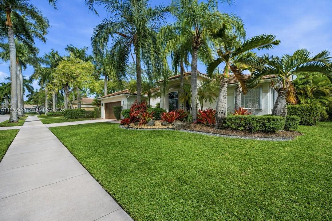 Active With Contract: $1,500,000 (4 beds, 3 baths, 3037 Square Feet)