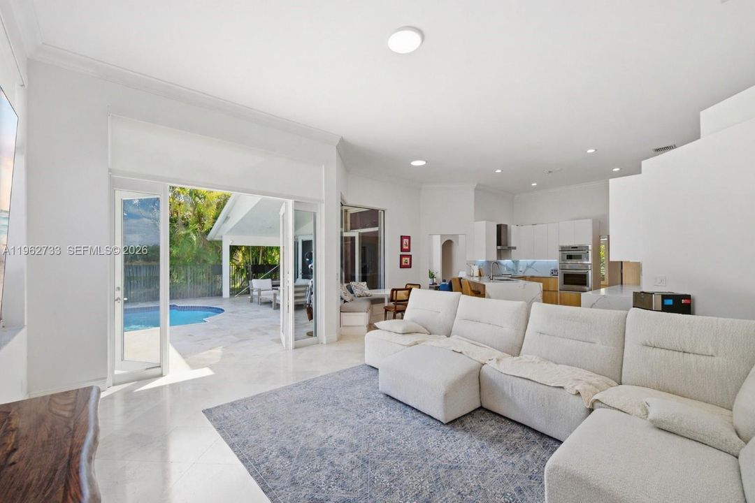 Active With Contract: $1,500,000 (4 beds, 3 baths, 3037 Square Feet)