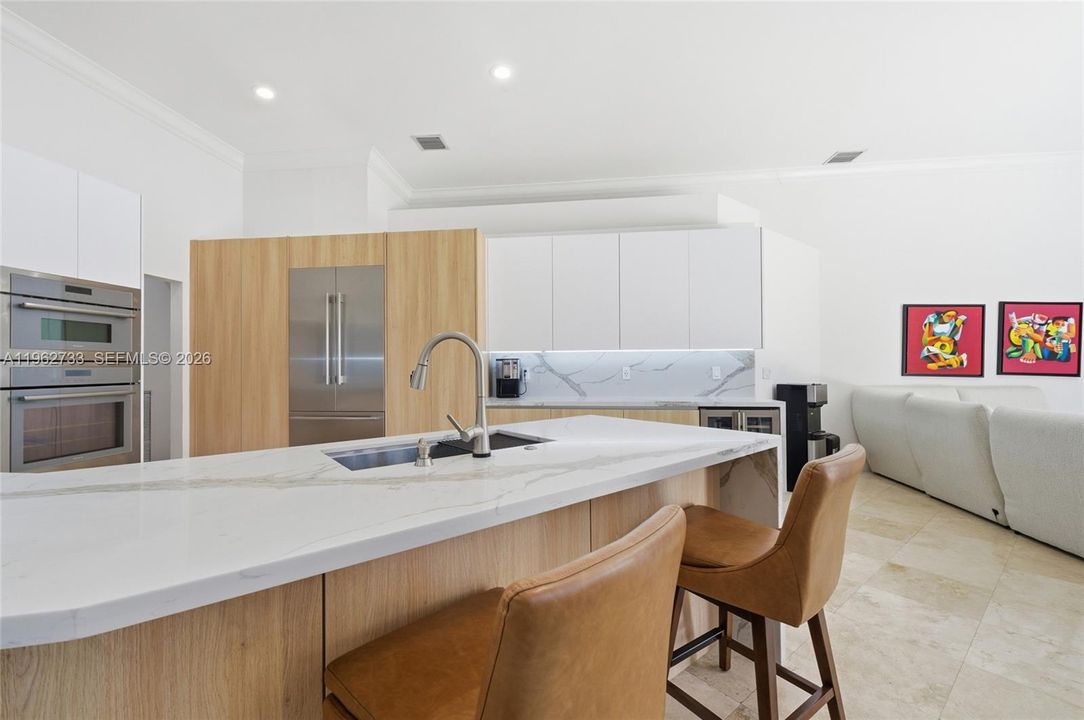 Active With Contract: $1,500,000 (4 beds, 3 baths, 3037 Square Feet)