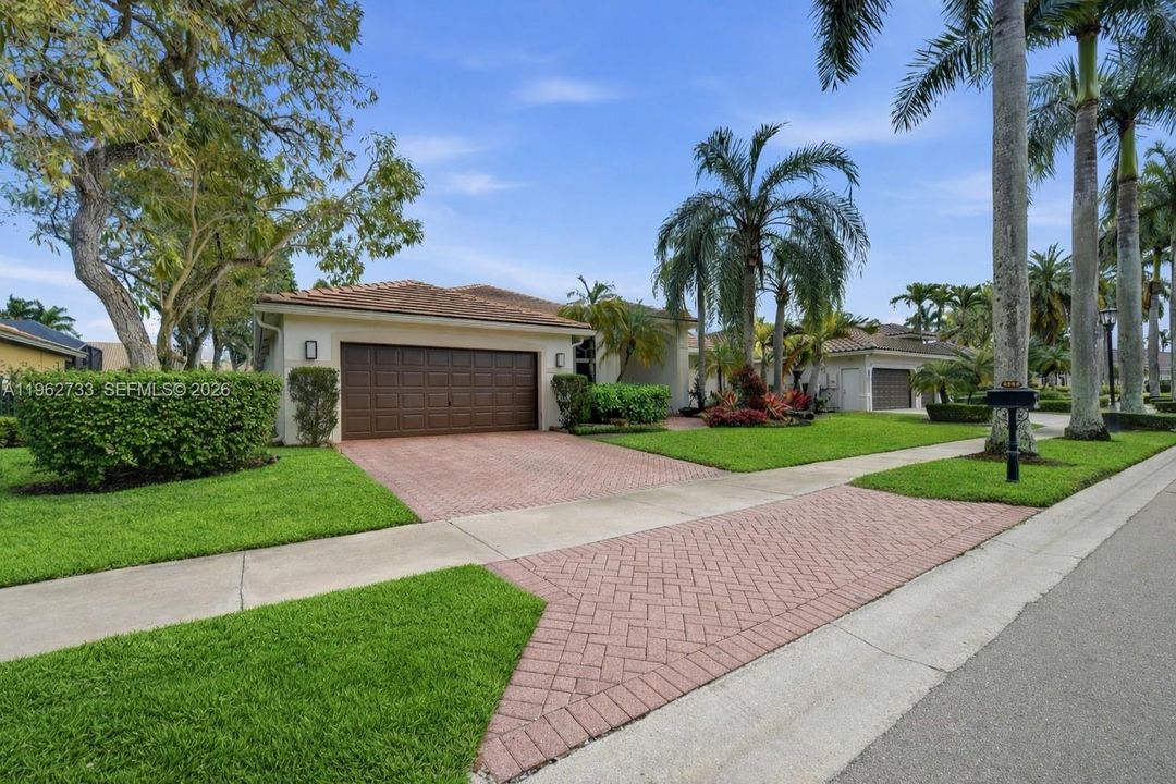 Active With Contract: $1,500,000 (4 beds, 3 baths, 3037 Square Feet)