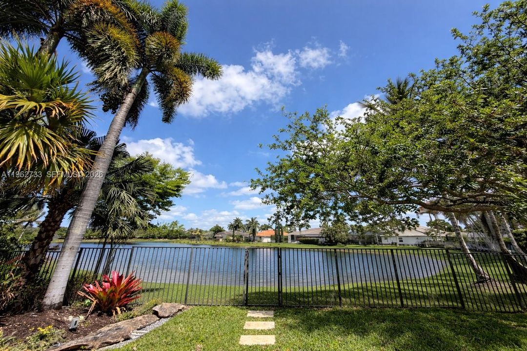 Active With Contract: $1,500,000 (4 beds, 3 baths, 3037 Square Feet)