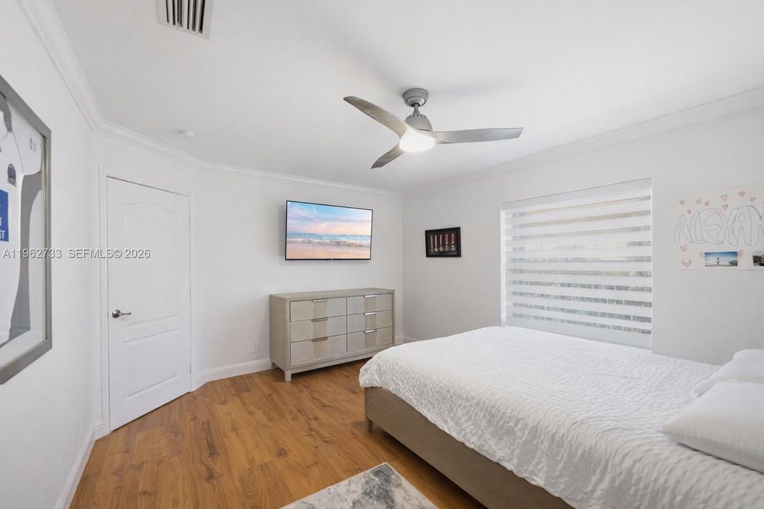 Active With Contract: $1,500,000 (4 beds, 3 baths, 3037 Square Feet)