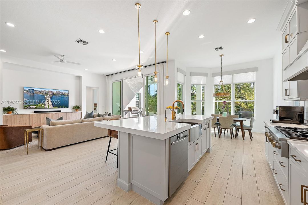 Kitchen & Family