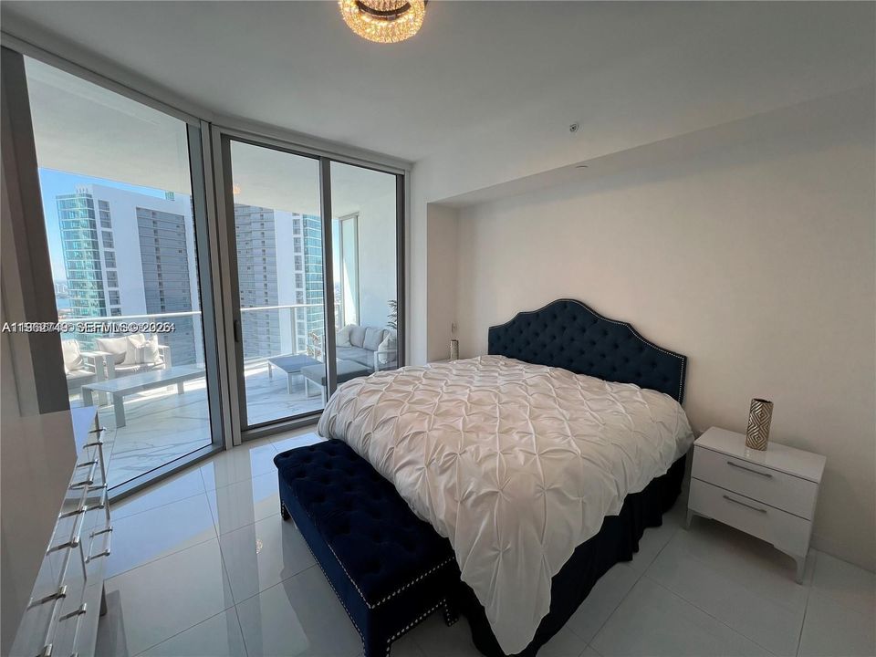 En Venta: $1,250,000 (2 camas, 3 baños, 1560 Pies cuadrados)