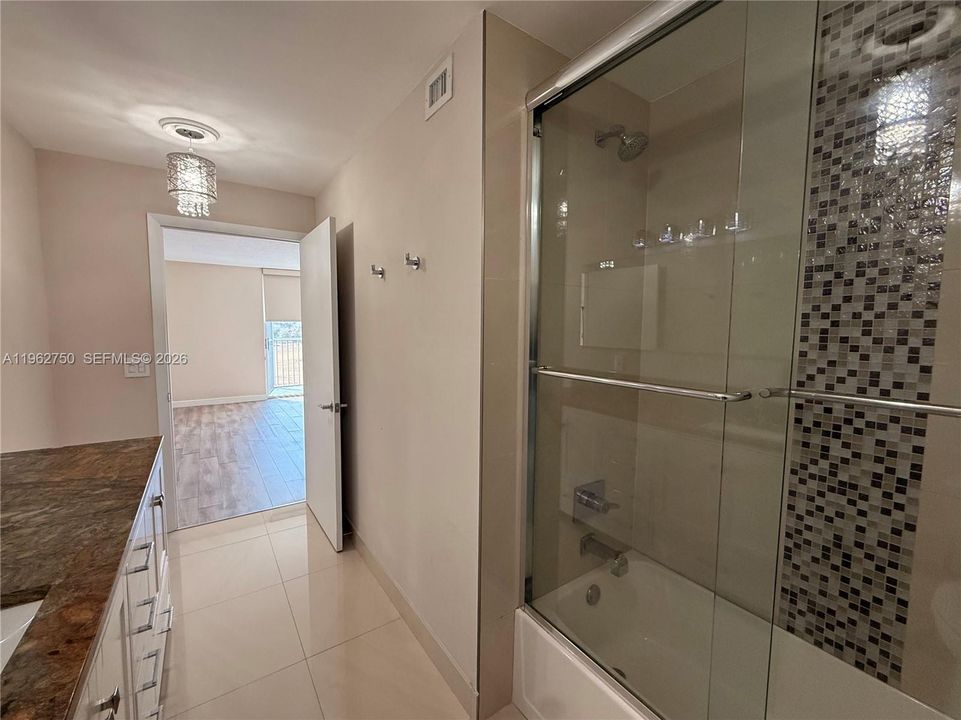 На продажу: $290,000 (2 спален, 2 ванн, 1300 Квадратных фут)