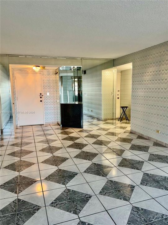 En Venta: $289,000 (1 camas, 1 baños, 943 Pies cuadrados)