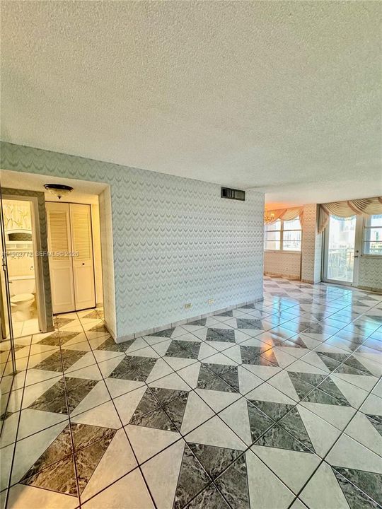 En Venta: $289,000 (1 camas, 1 baños, 943 Pies cuadrados)
