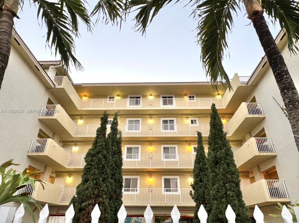 En Venta: $272,000 (2 camas, 1 baños, 700 Pies cuadrados)