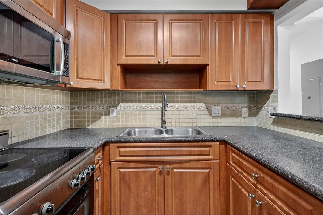 En Venta: $272,000 (2 camas, 1 baños, 700 Pies cuadrados)
