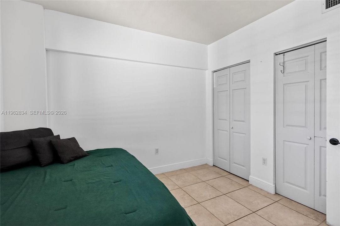 En Venta: $272,000 (2 camas, 1 baños, 700 Pies cuadrados)