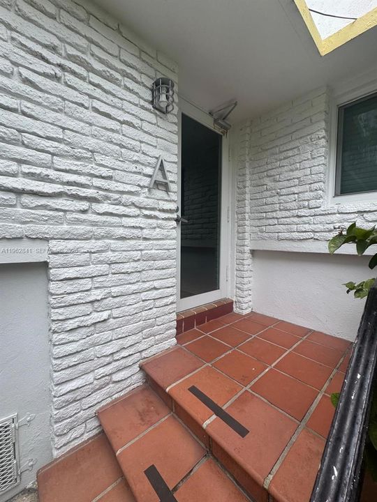 Activo con contrato: $230,000 (2 camas, 1 baños, 700 Pies cuadrados)