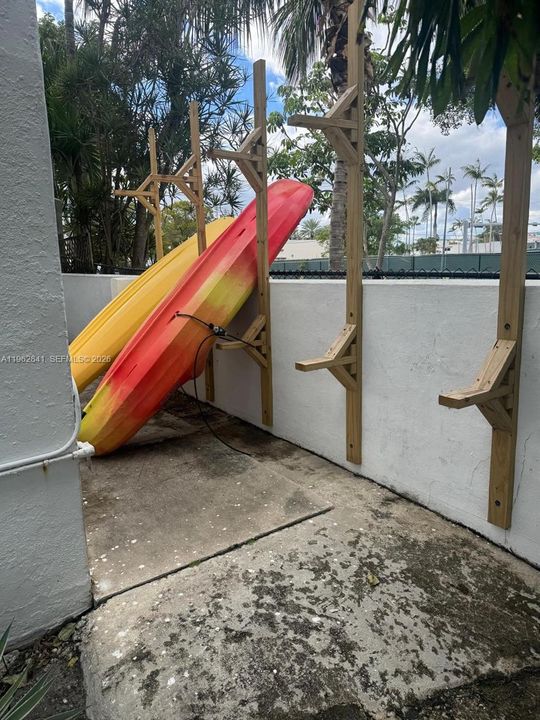 Activo con contrato: $230,000 (2 camas, 1 baños, 700 Pies cuadrados)