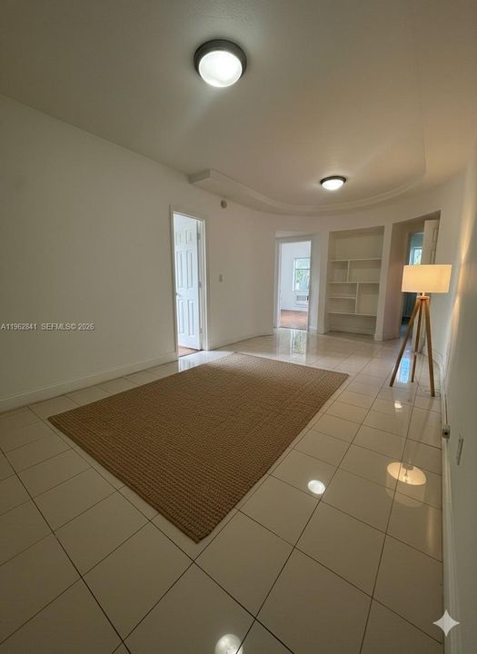 Activo con contrato: $230,000 (2 camas, 1 baños, 700 Pies cuadrados)