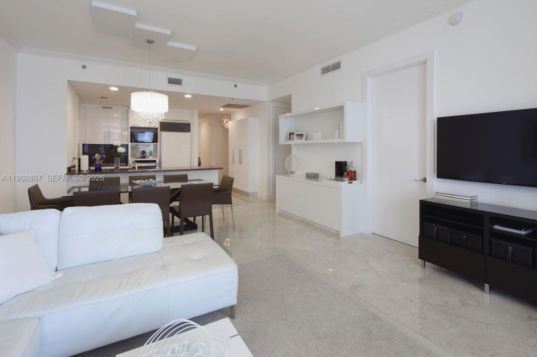 Active With Contract: $1,775,000 (3 beds, 3 baths, 1979 Square Feet)