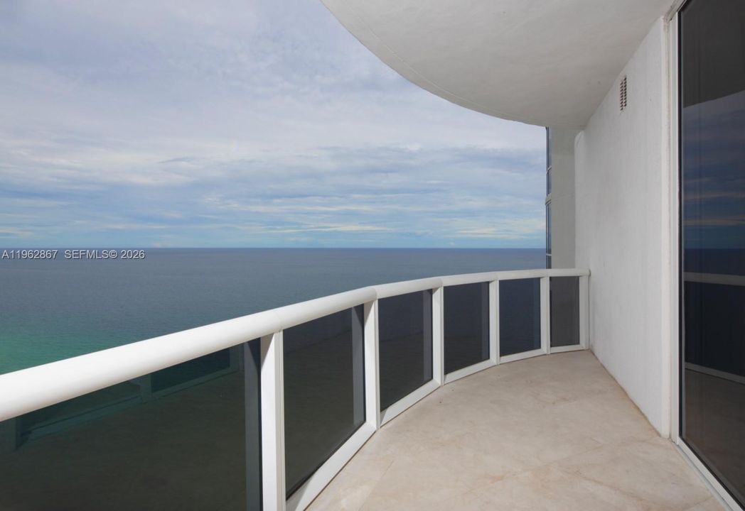 Active With Contract: $1,775,000 (3 beds, 3 baths, 1979 Square Feet)