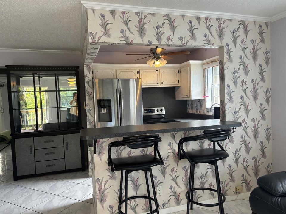 OPEN KITCHEN