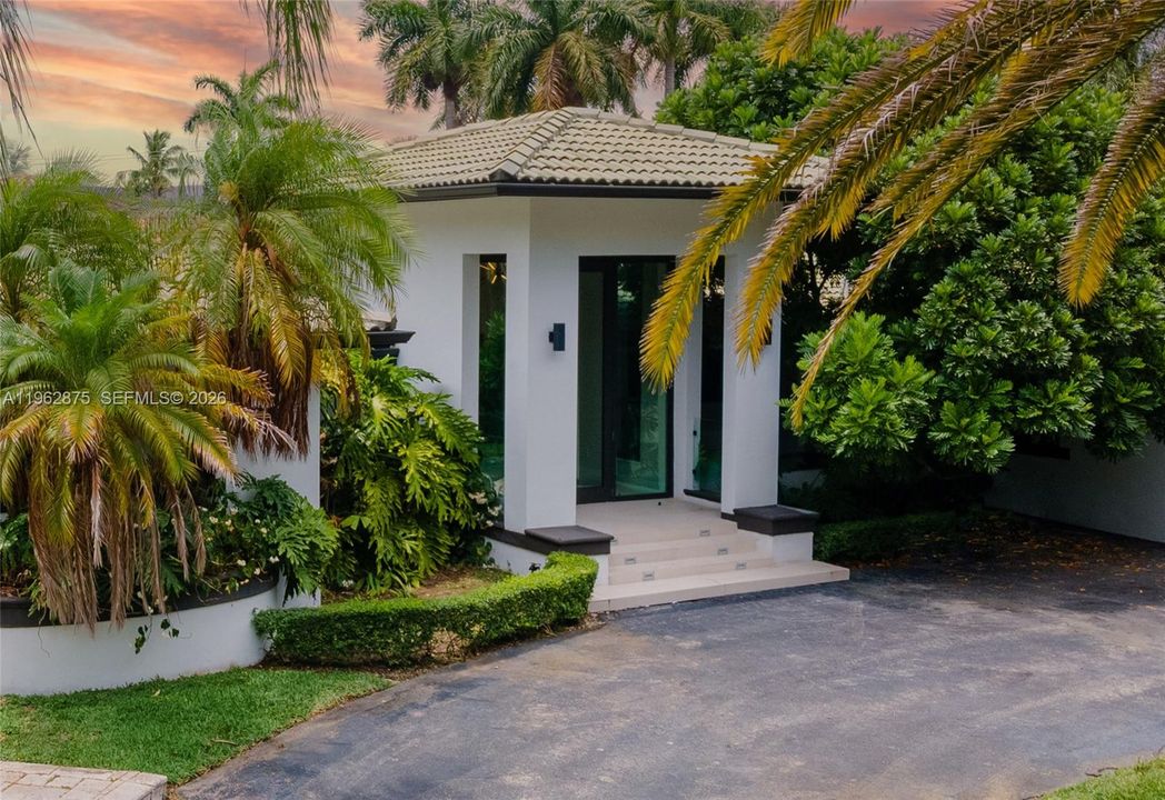 En Renta: $15,900 (5 camas, 4 baños, 3518 Pies cuadrados)