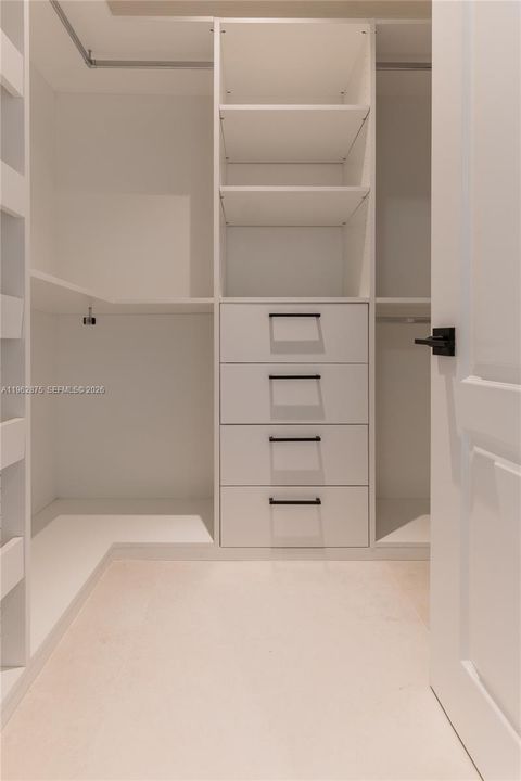 En Renta: $15,900 (5 camas, 4 baños, 3518 Pies cuadrados)