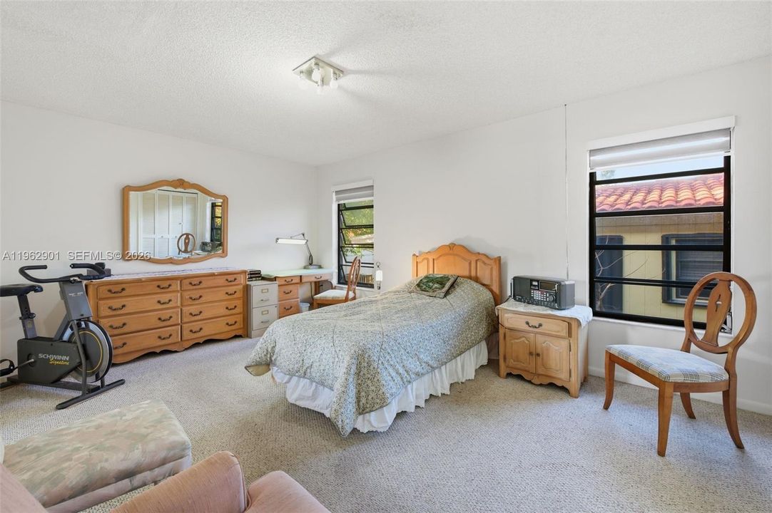 Active With Contract: $1,650,000 (3 beds, 2 baths, 1737 Square Feet)