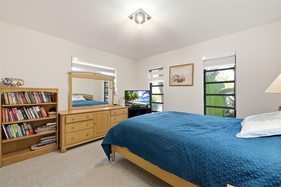Active With Contract: $1,650,000 (3 beds, 2 baths, 1737 Square Feet)