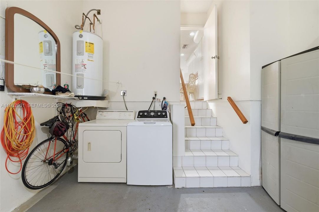 Active With Contract: $1,650,000 (3 beds, 2 baths, 1737 Square Feet)
