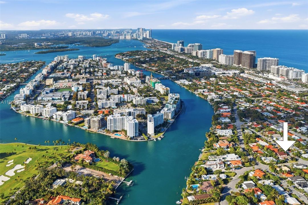 Active With Contract: $1,650,000 (3 beds, 2 baths, 1737 Square Feet)