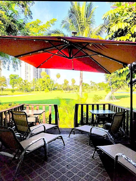 En Venta: $698,000 (3 camas, 3 baños, 1617 Pies cuadrados)