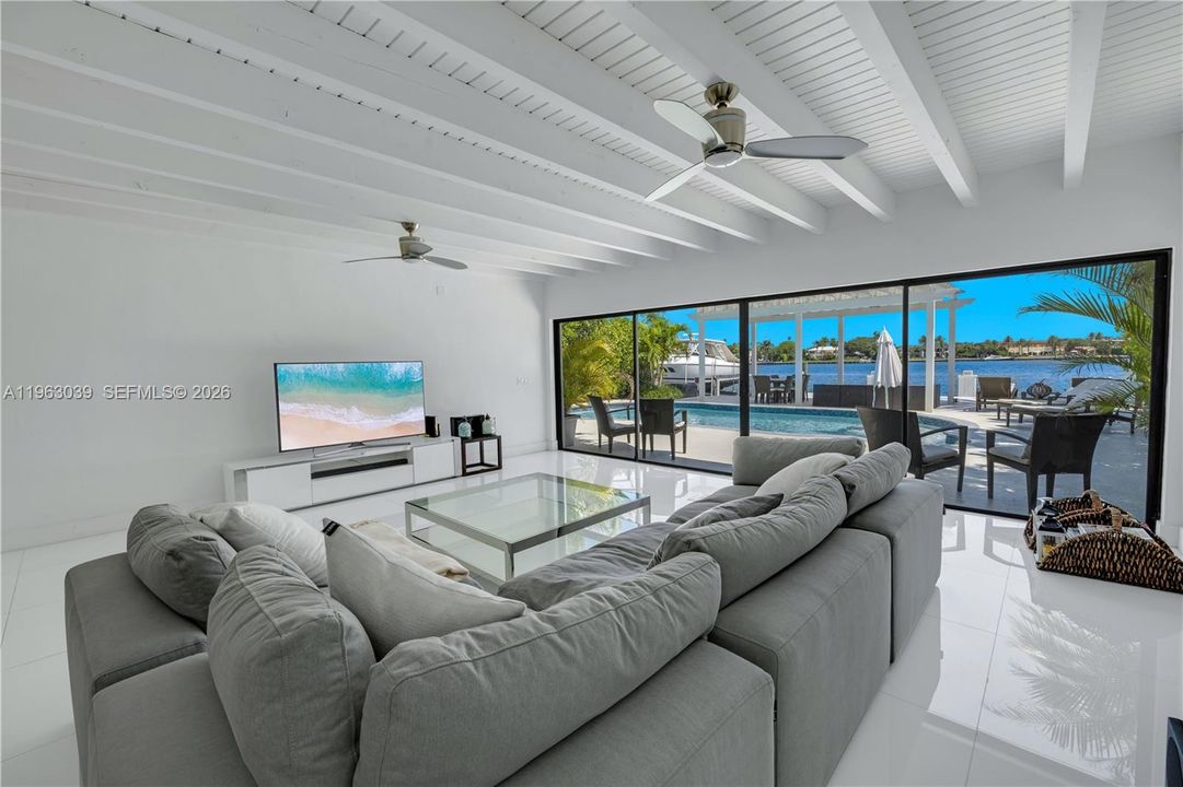 Active With Contract: $4,790,000 (4 beds, 3 baths, 3019 Square Feet)