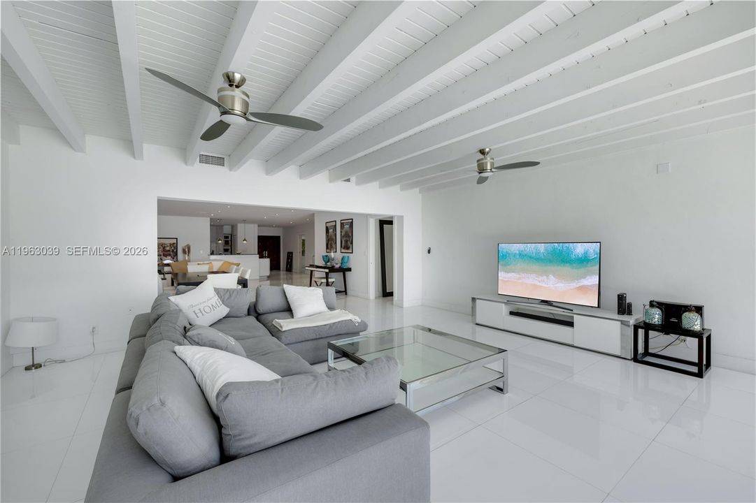 Active With Contract: $4,790,000 (4 beds, 3 baths, 3019 Square Feet)