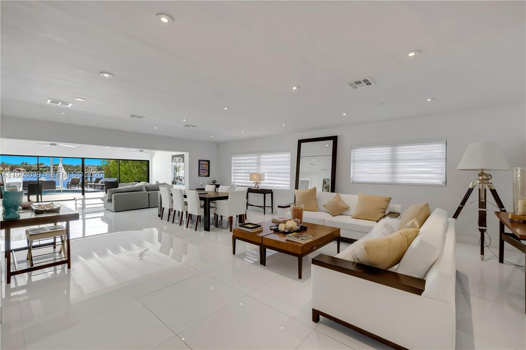 Active With Contract: $4,790,000 (4 beds, 3 baths, 3019 Square Feet)